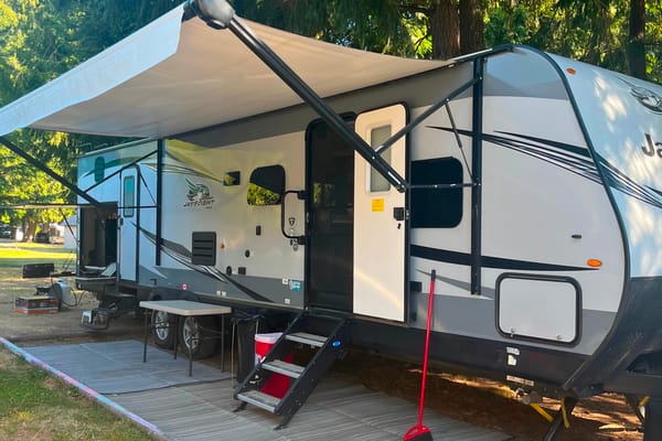Large group - Jayco Jayflight Travel Trailer