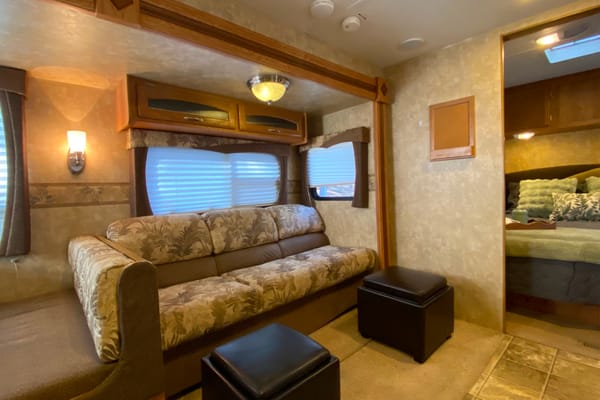 Comfortable Mountain Getaway - Jayco Jayflight G2