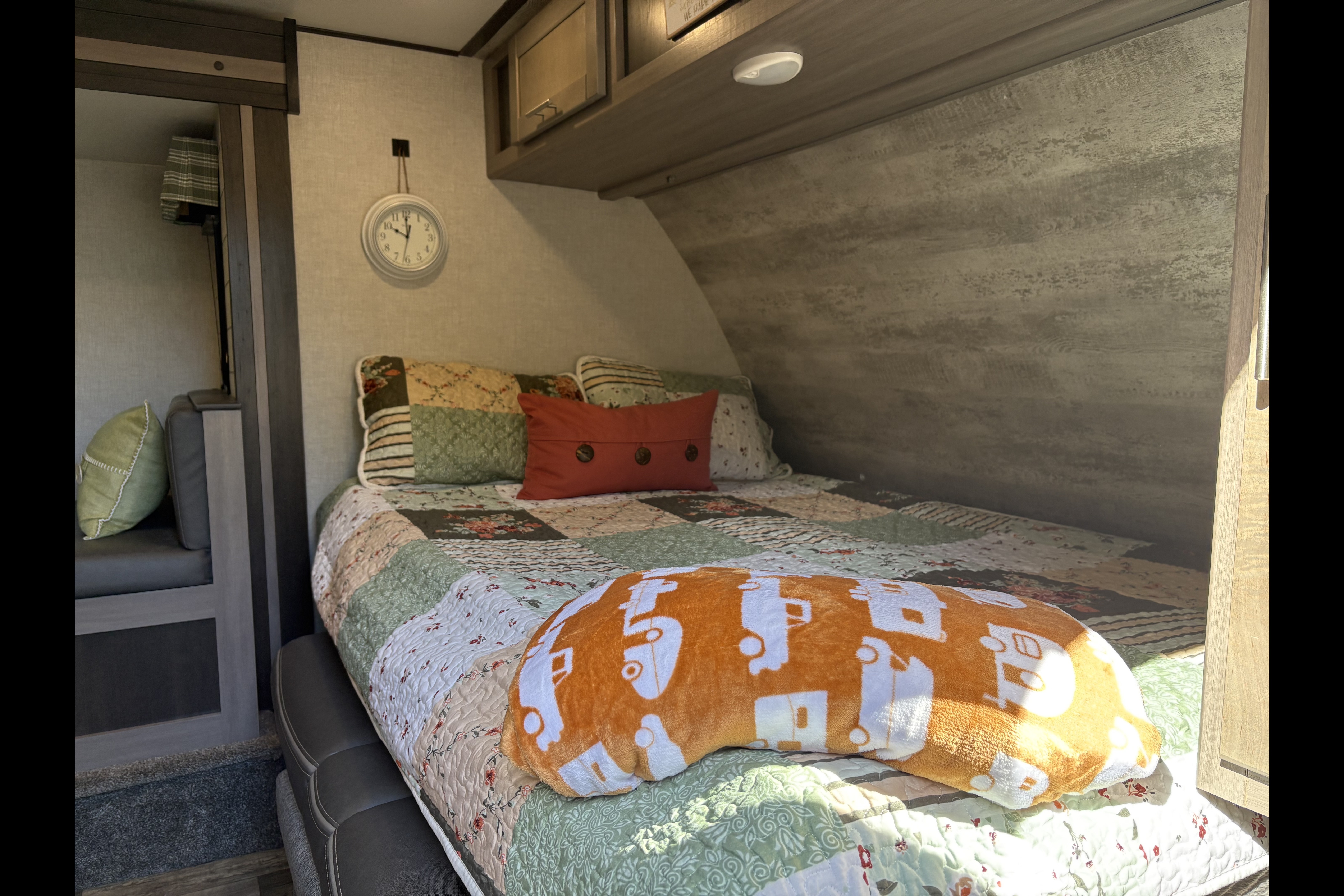 TT3 - 8 Person w/ Bunk- The RV Rental Factory