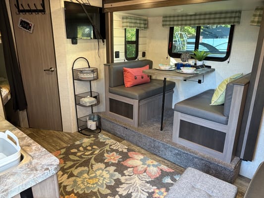 TT3 - 8 Person w/ Bunk- The RV Rental Factory