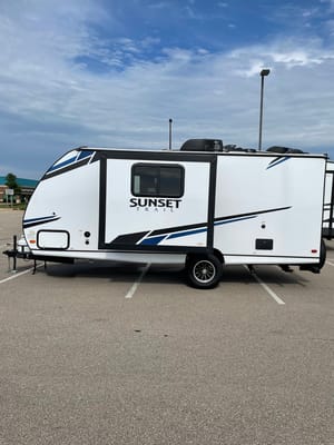TT3 - 8 Person w/ Bunk- The RV Rental Factory