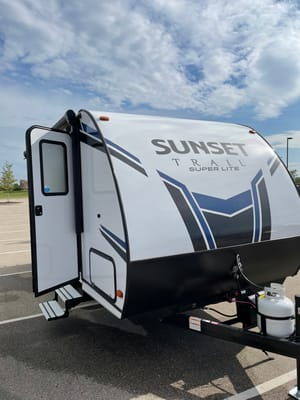 TT3 - 8 Person w/ Bunk- The RV Rental Factory