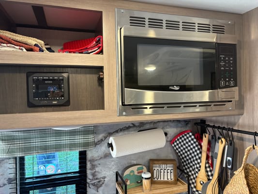 TT3 - 8 Person w/ Bunk- The RV Rental Factory