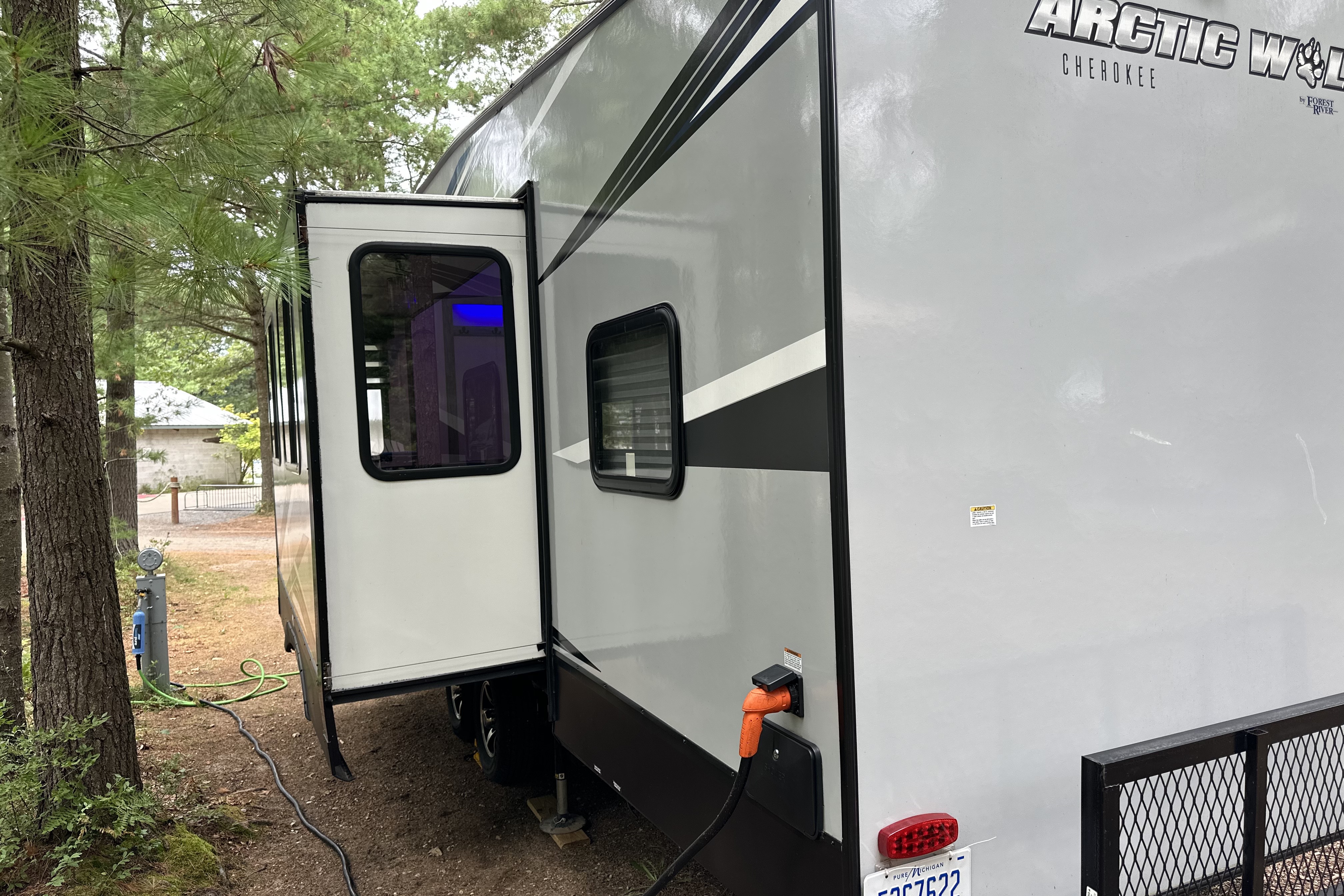 MICHIGAN LIFE RV