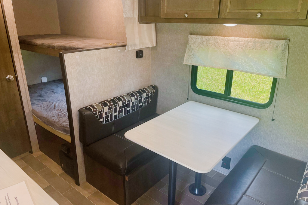 Jim's Coleman Lantern 17fq Travel Trailer