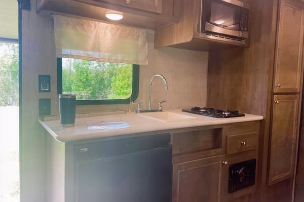 Jim's Coleman Lantern 17fq Travel Trailer