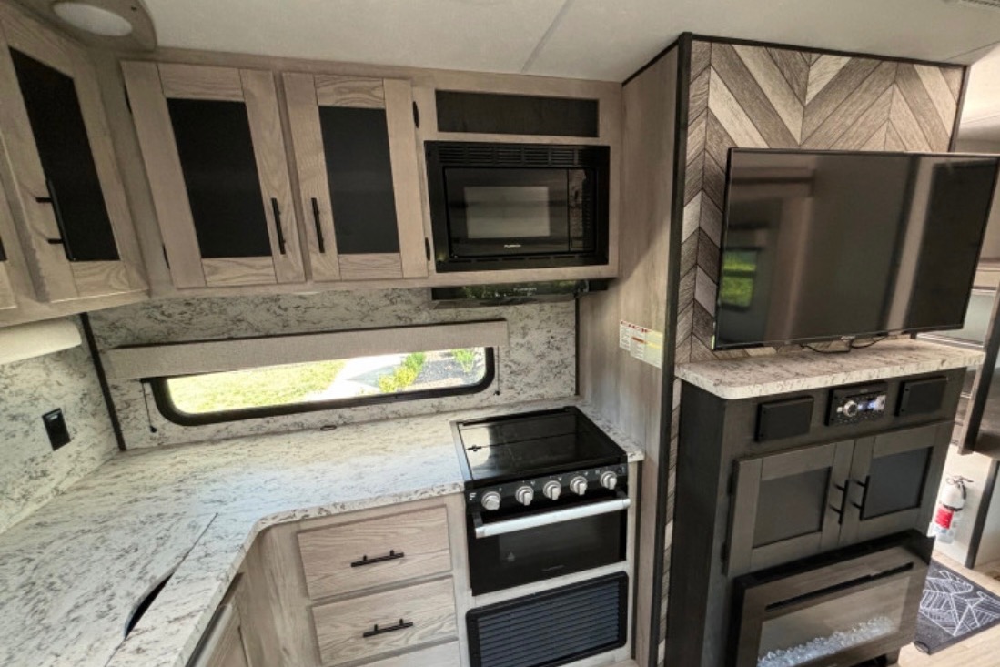 Jeff's 2023 KZ Connect 251BHK