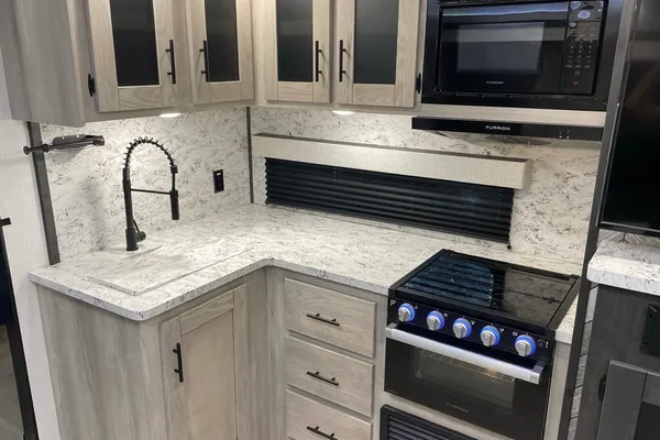 Jeff's 2023 KZ Connect 251BHK