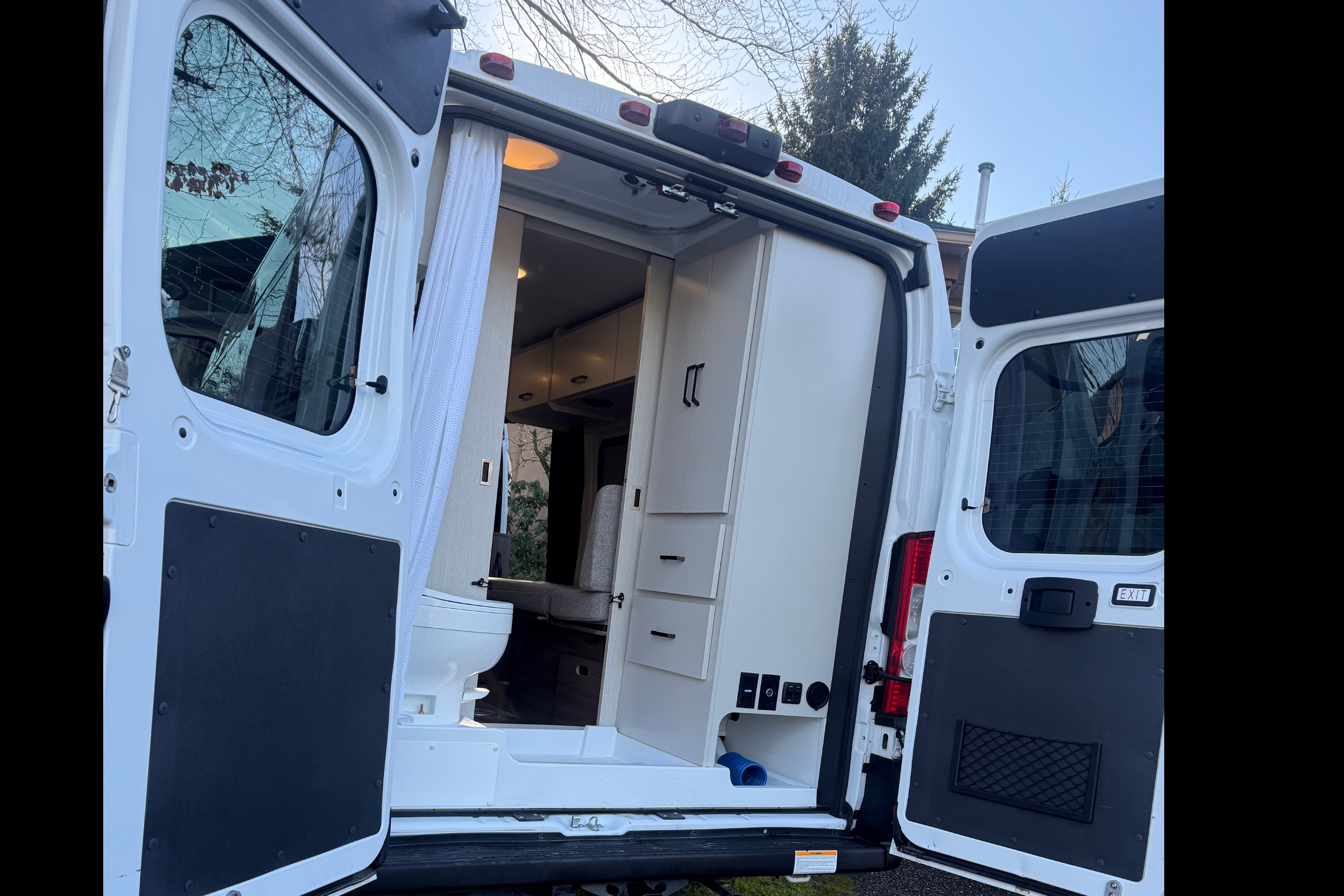Emma's 2024 Ram Promaster 21ft Campervan