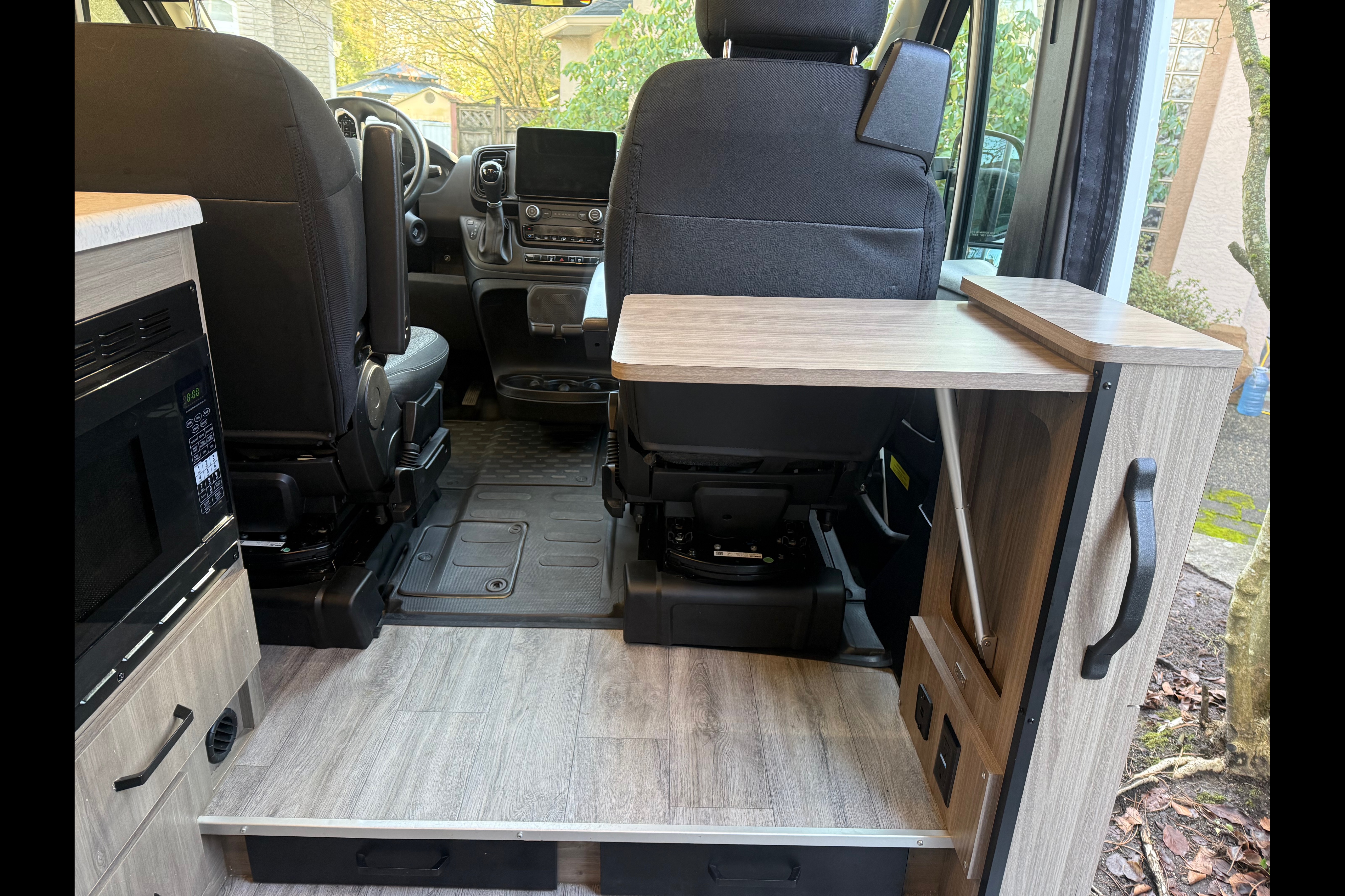 Emma's 2024 Ram Promaster 21ft Campervan
