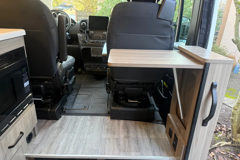 Emma's 2024 Ram Promaster 21ft Campervan