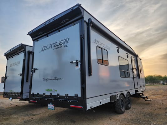 2026 Genesis Supreme Blazen 275crxl Toy Hauler