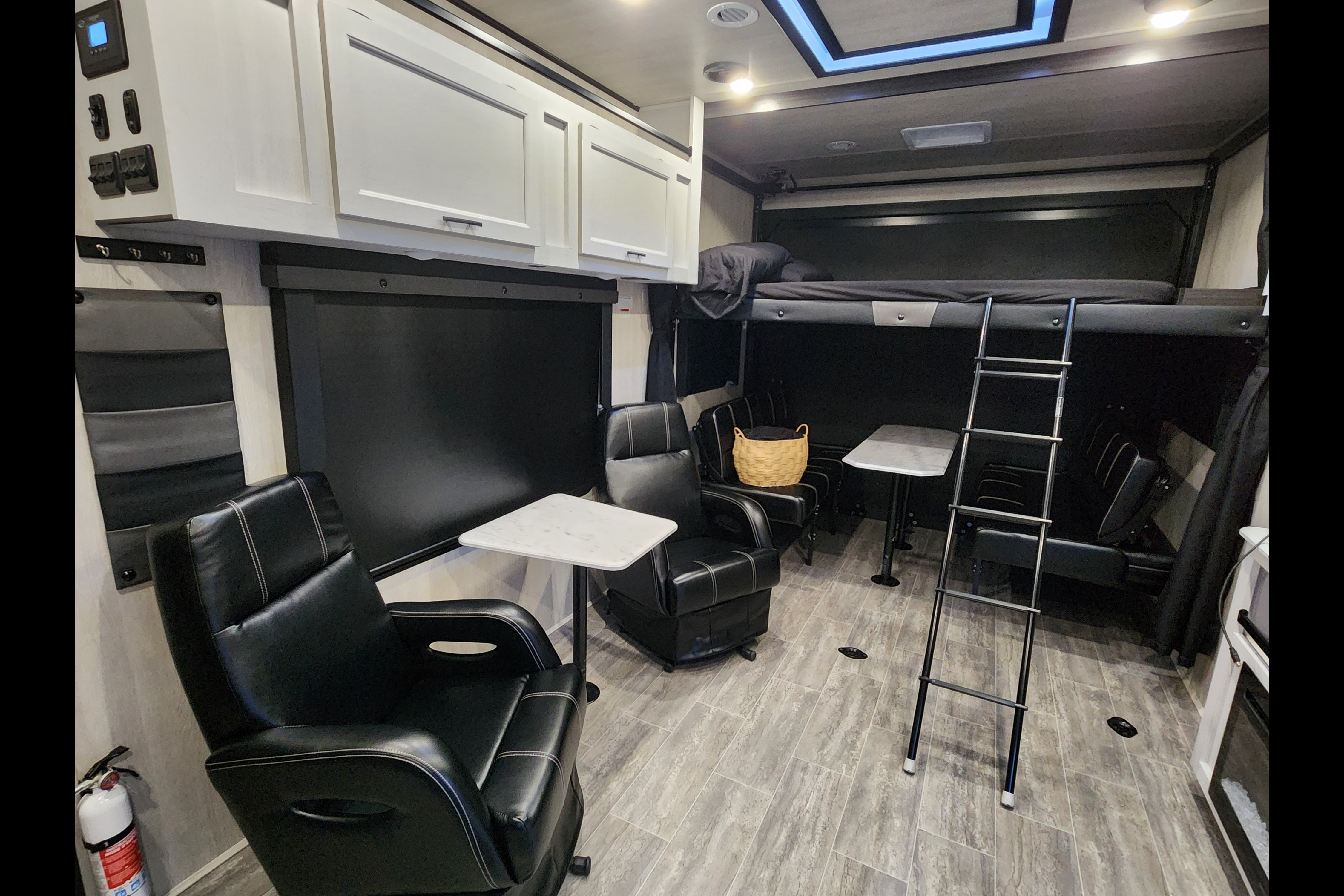 2026 Genesis Supreme Blazen 275crxl Toy Hauler