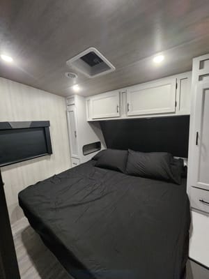 2026 Genesis Supreme Blazen 275crxl Toy Hauler