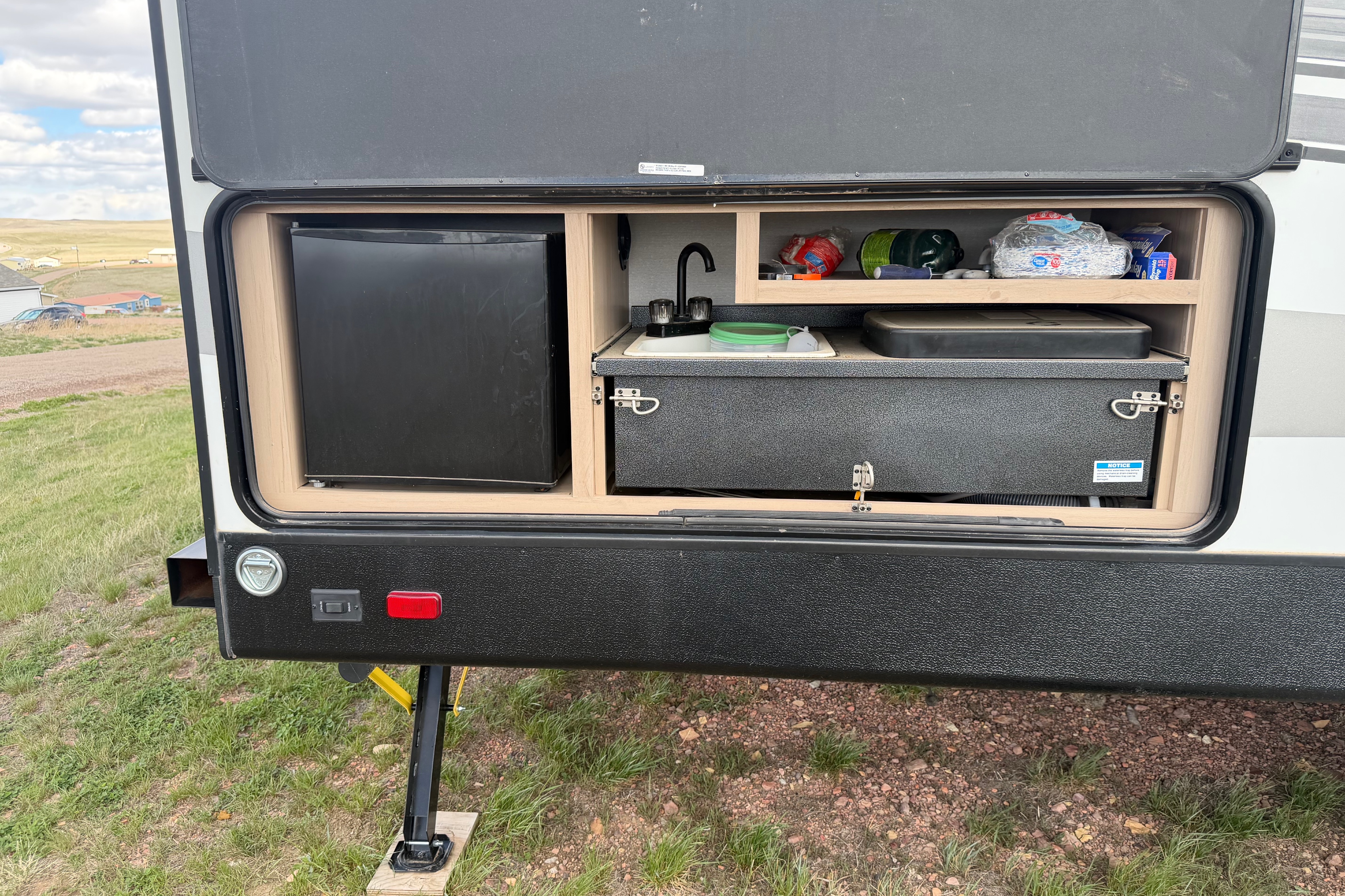 Robert's Cruiser RV Radiance 28QD Travel Trailer