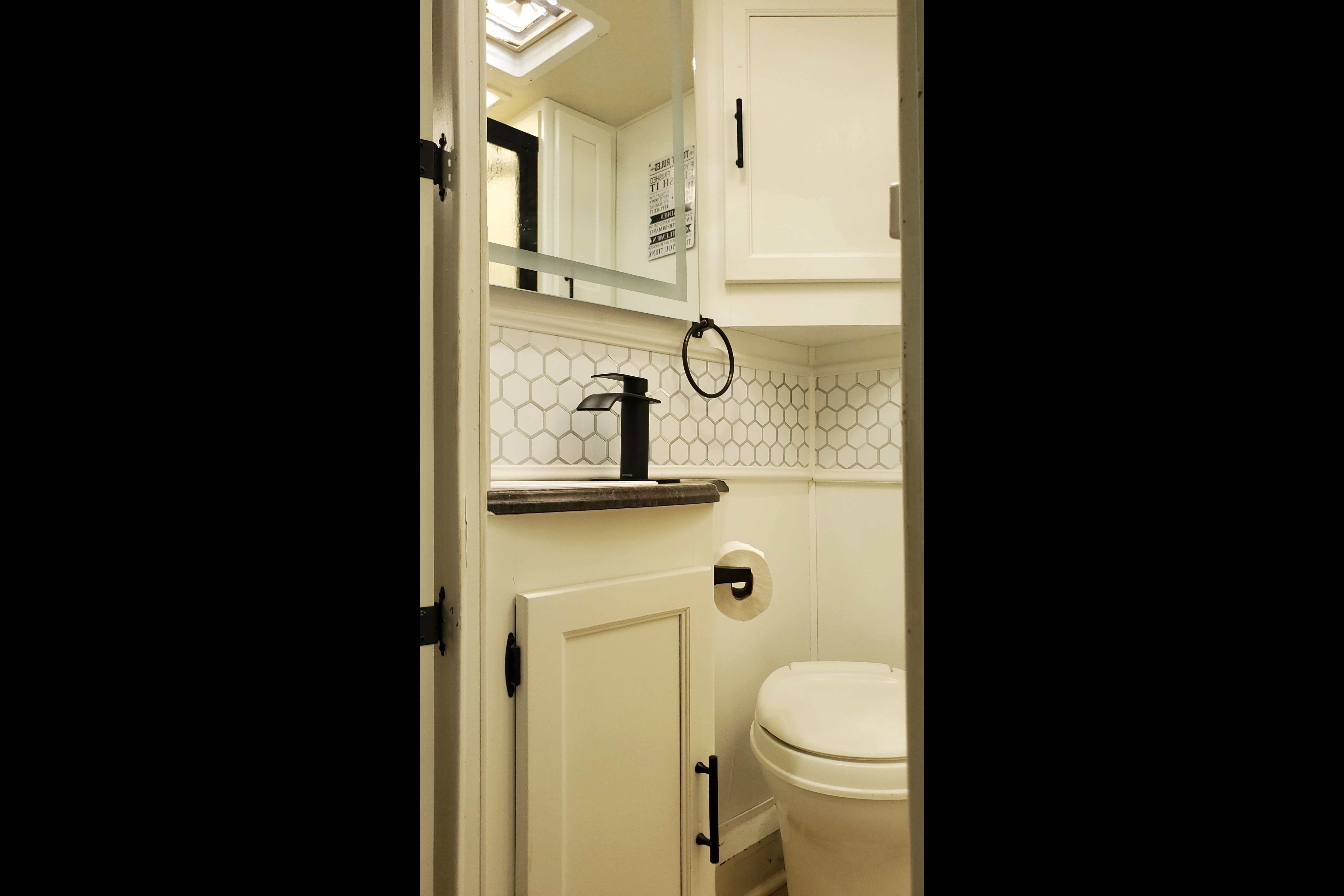32' Coachmen Motorhome - Family Friendly, newly remodeled & Fully equipped!