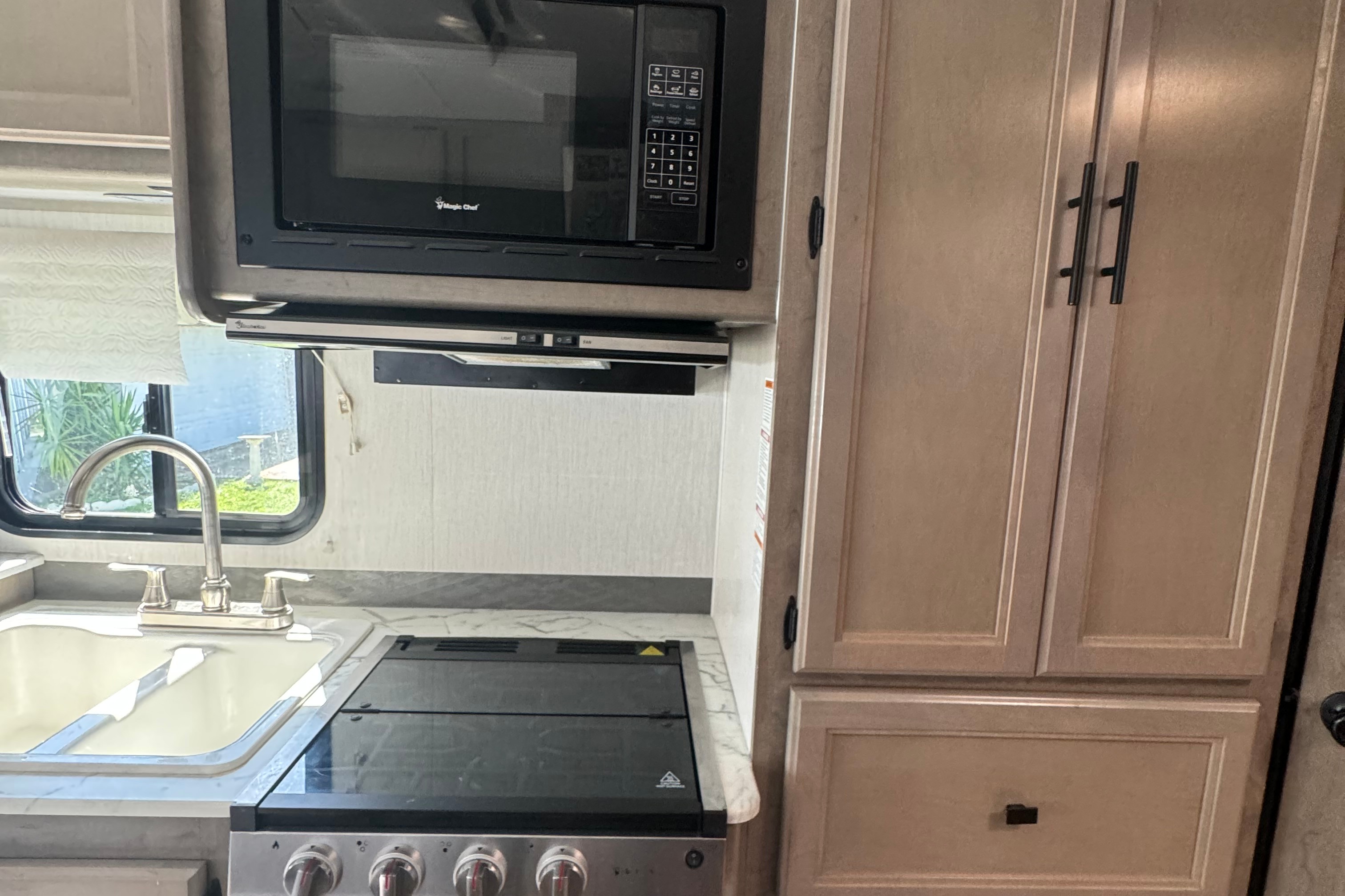 Wayne’s Coachmen Freelander- Comfortable & Road-Ready Class C