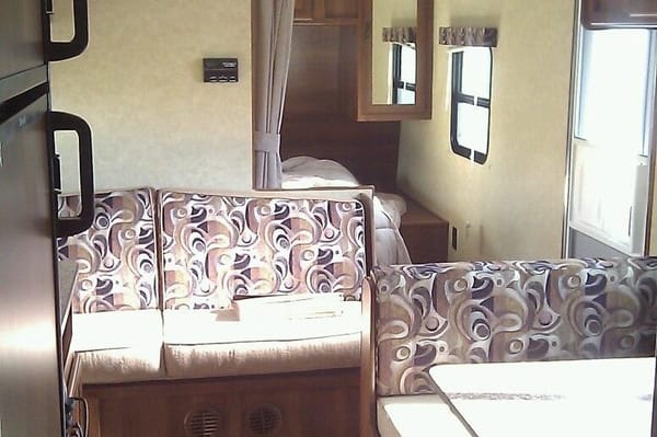 YYC Fully Stocked 26’ RV - bring food, clothes and bedding
