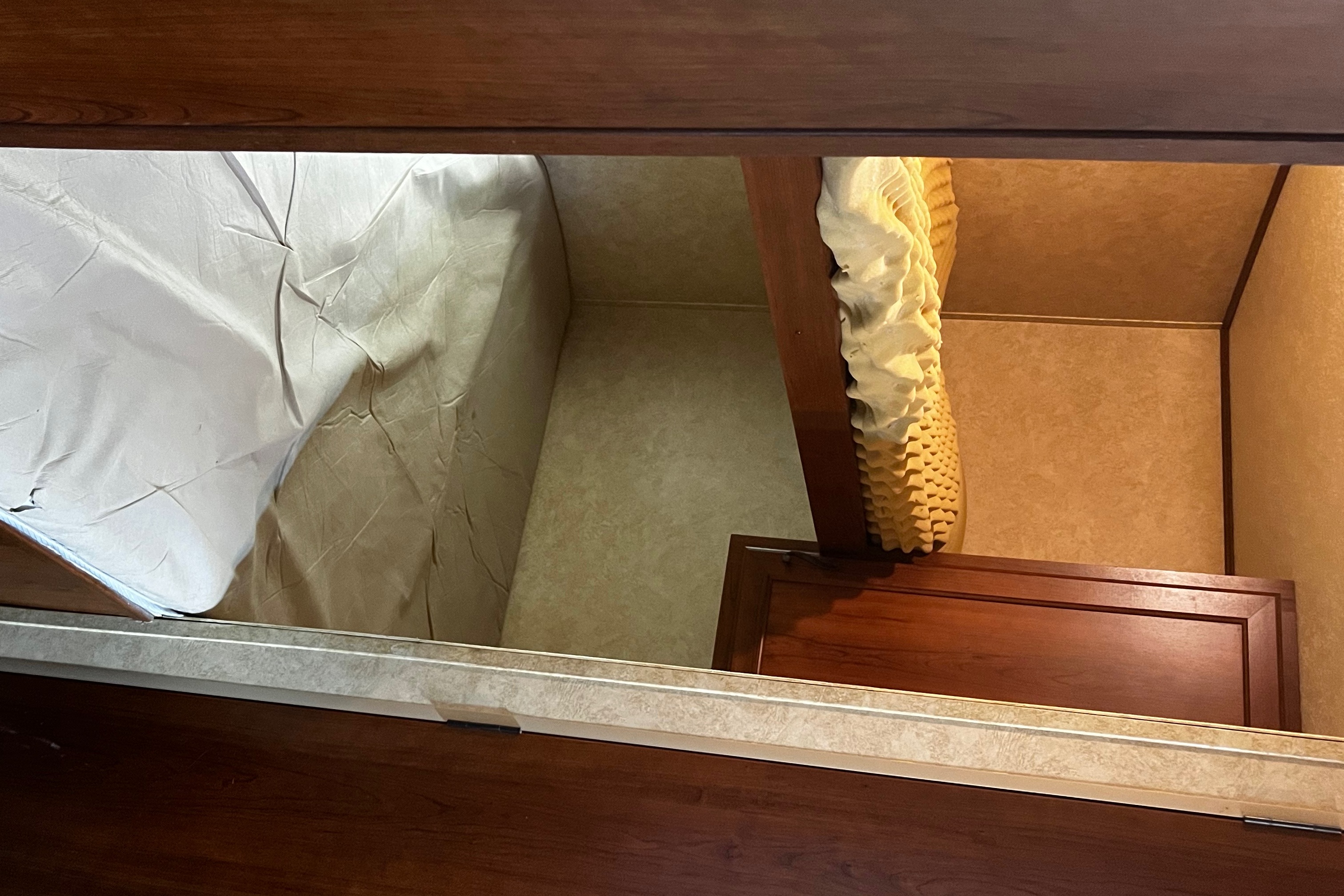 YYC Fully Stocked 26’ RV - bring food, clothes and bedding
