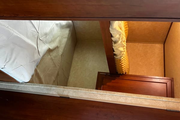 YYC Fully Stocked 26’ RV - bring food, clothes and bedding