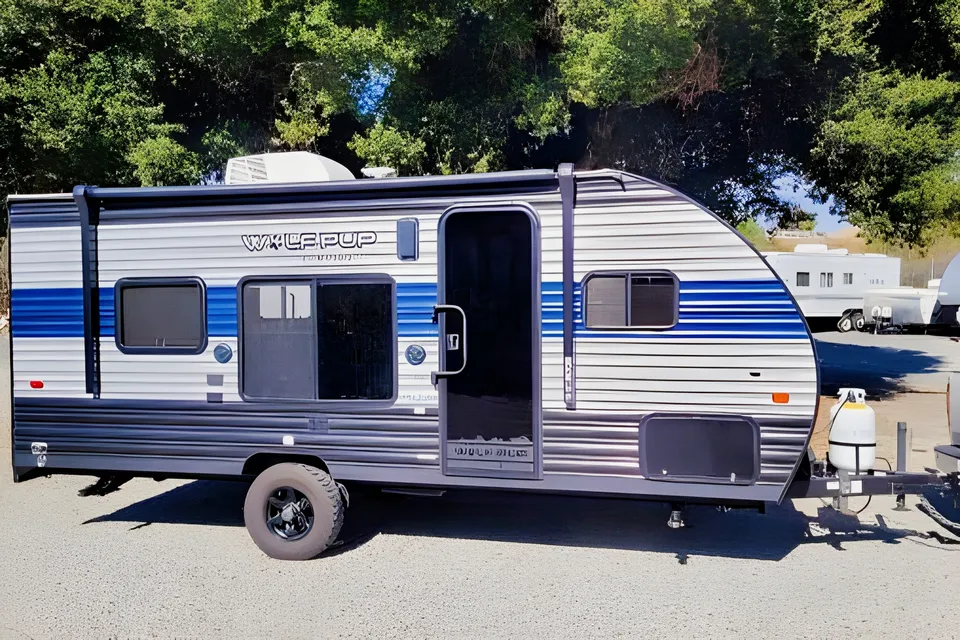 Forest River Cherokee Wolf Pup 18RJB Toy Hauler