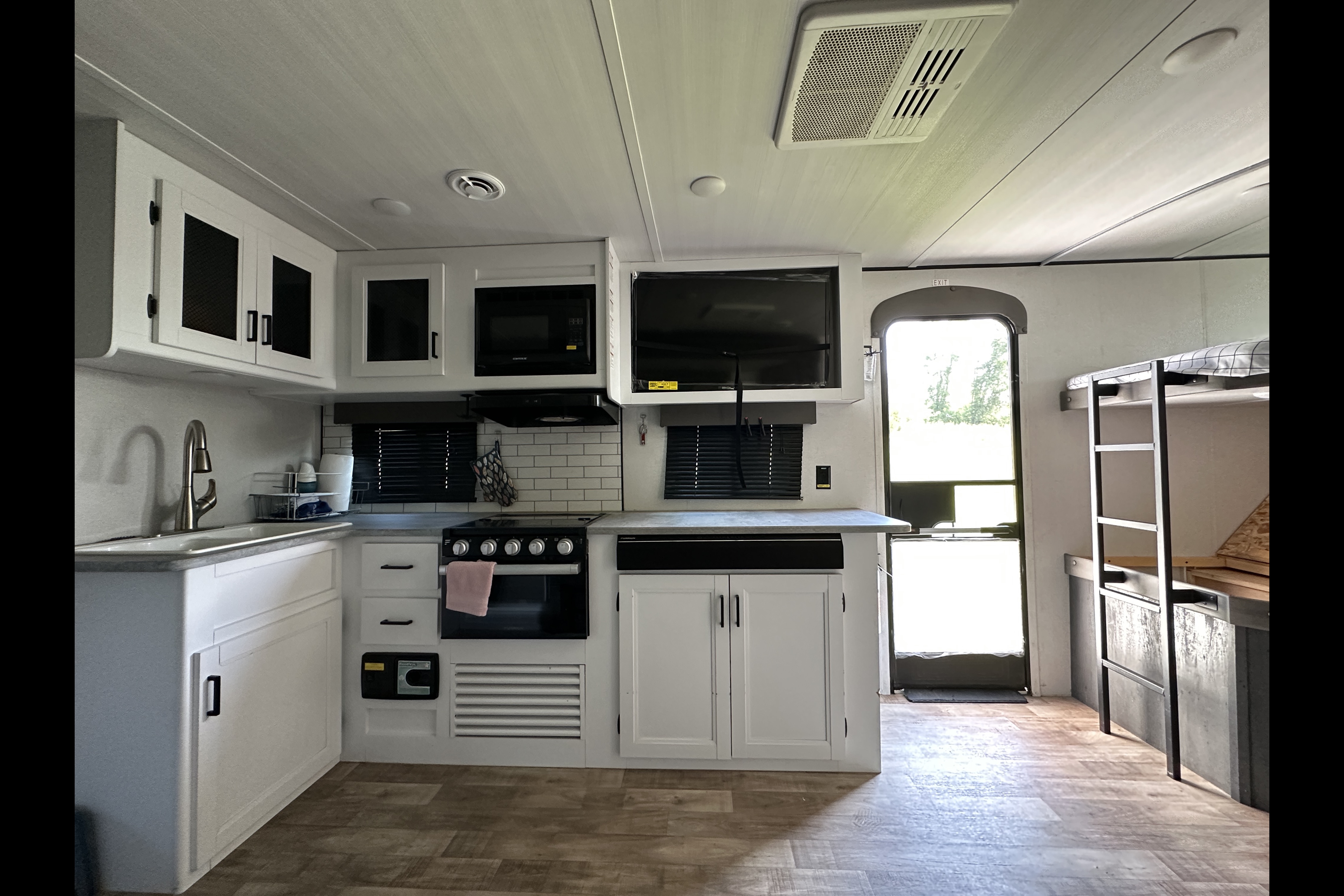 Char's Keystone 250BH Travel Trailer