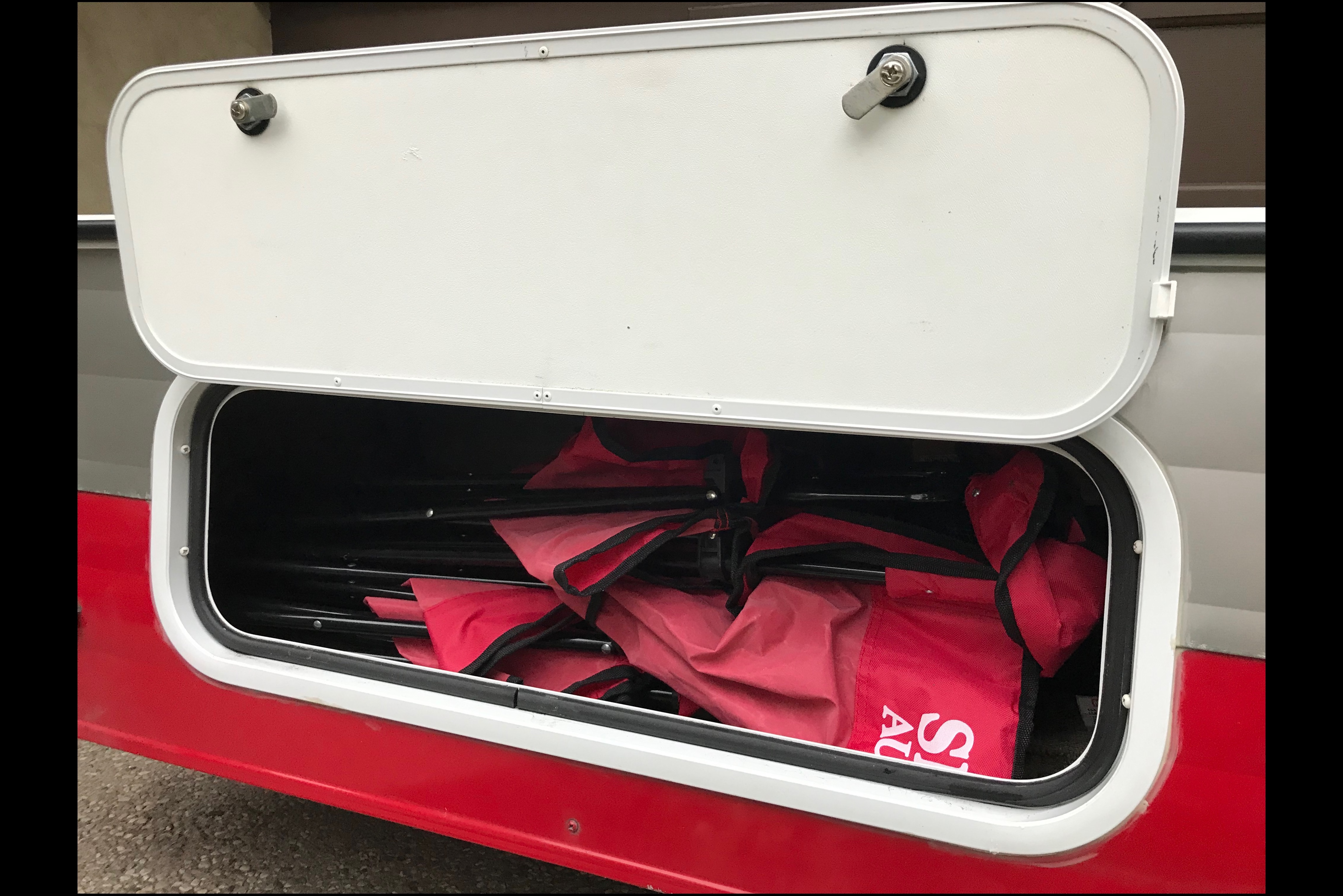 Riverside Retro Jr. 509, a teardrop trailer you can tow behind almost any car. NO SMOKING!