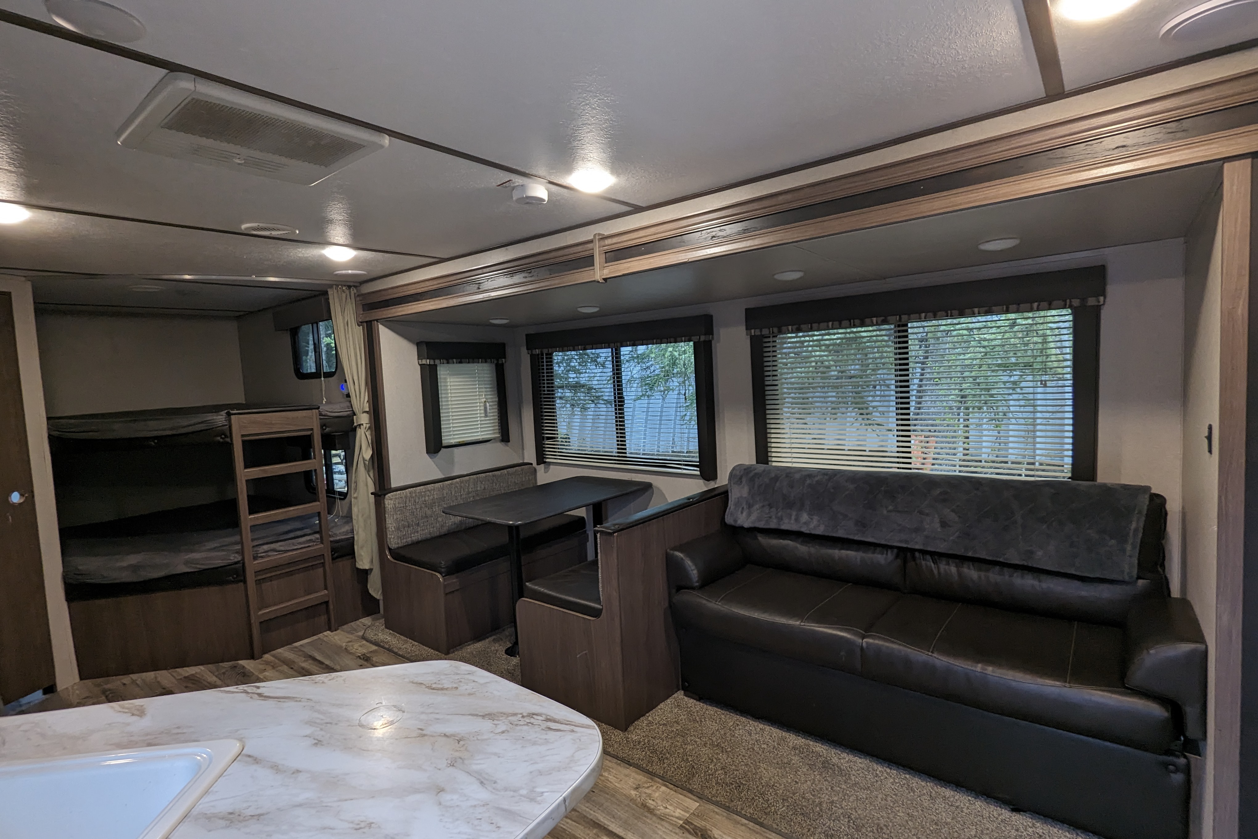 Natalie's Keystone Hideout 26LHSWE Travel Trailer