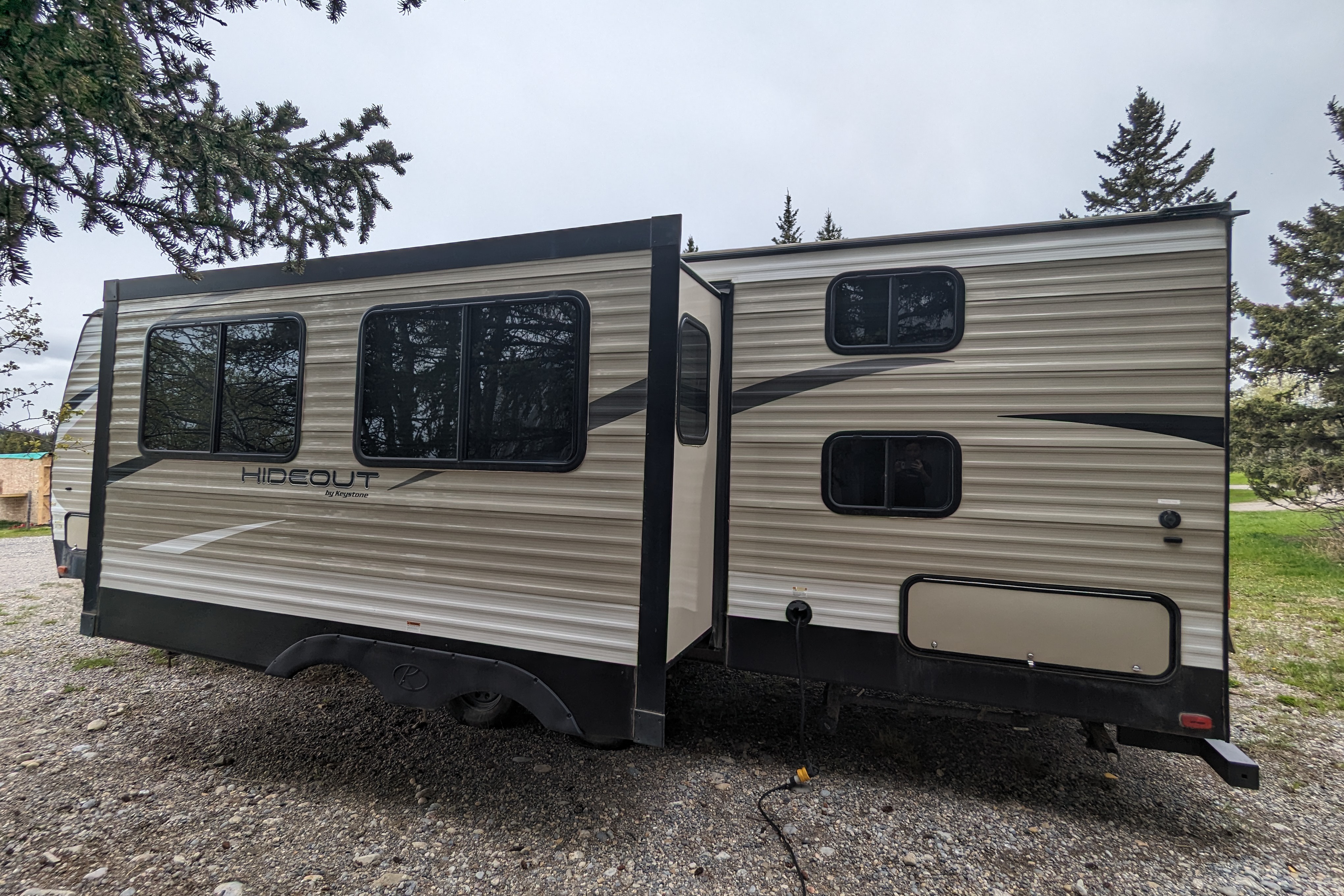 Natalie's Keystone Hideout 26LHSWE Travel Trailer