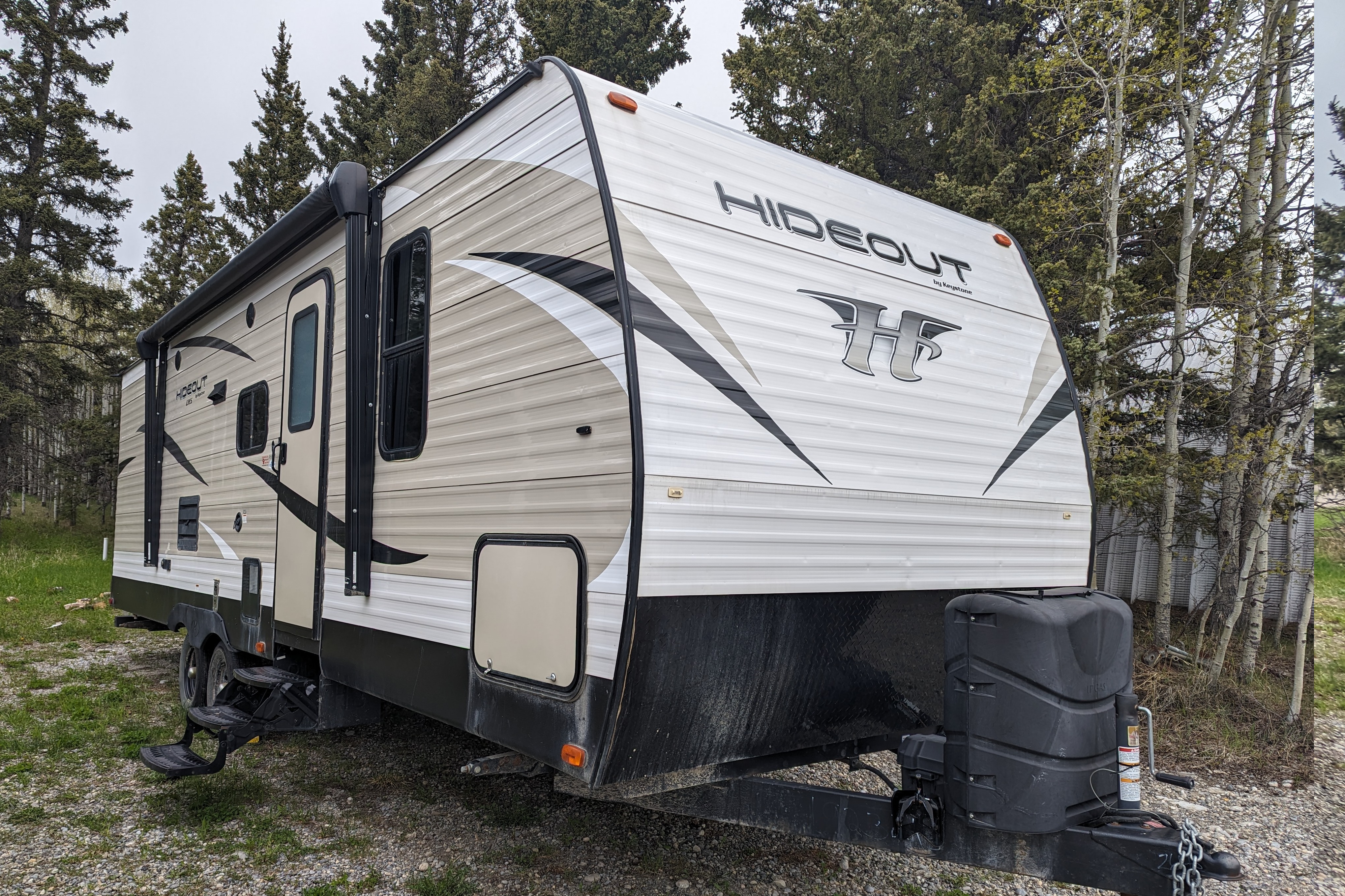 Natalie's Keystone Hideout 26LHSWE Travel Trailer