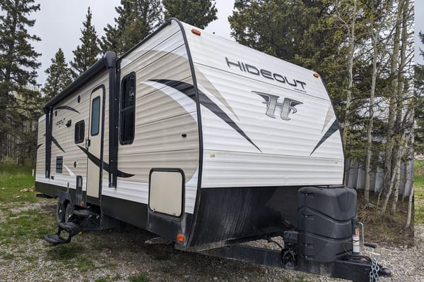 Natalie's Keystone Hideout 26LHSWE Travel Trailer