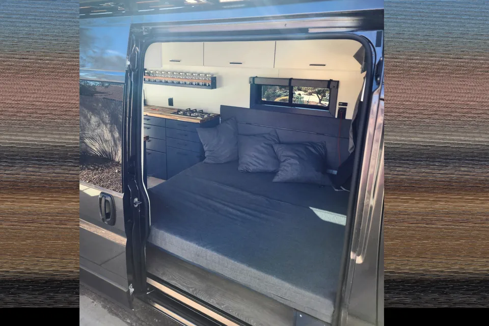 De Van XL - Most Open, Spacious Build out there! 2022 Promaster 3500