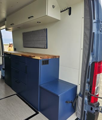 De Van XL - Most Open, Spacious Build out there! 2022 Promaster 3500