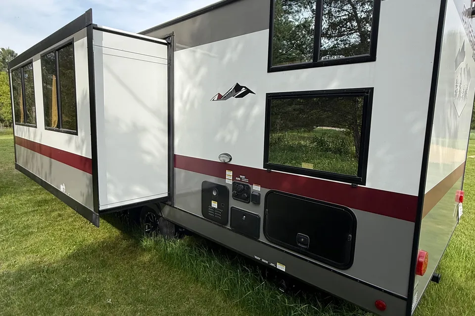 Forest River Campsite Ultra 26CJL Travel Trailer