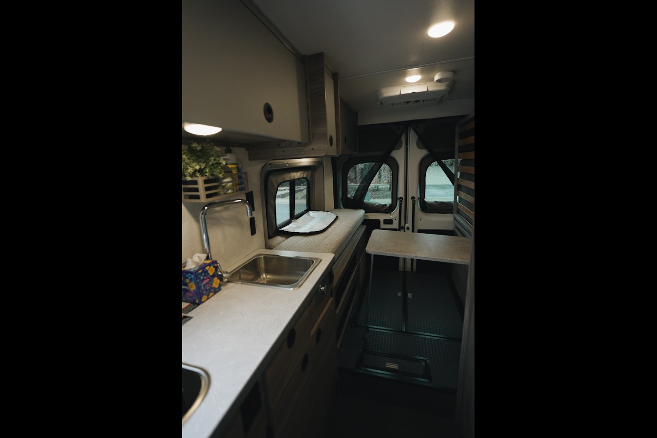 2025 Winnebago Solis NPF (National Park Foundation edition) 59P Adventure Van