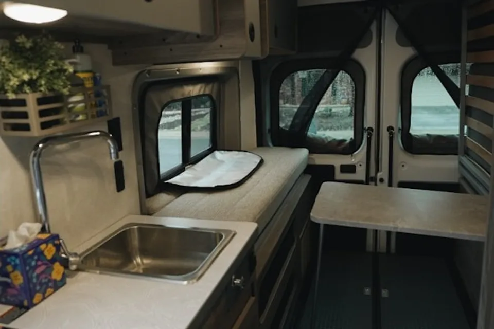 2025 Winnebago Solis NPF (National Park Foundation edition) 59P Adventure Van