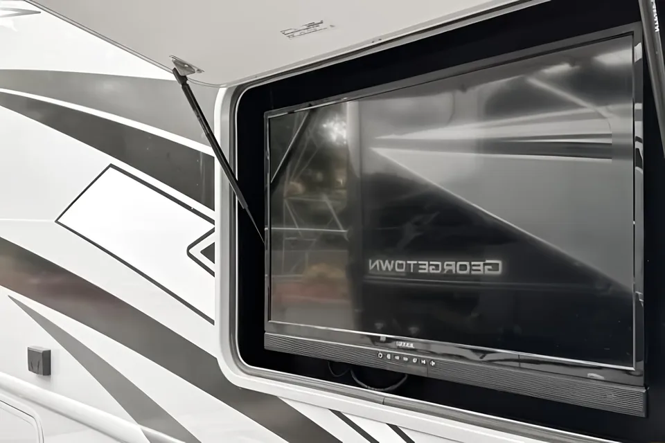 Explore in Comfort with Our FULLY LOADED 2024  RV  Let The Good Times Roll