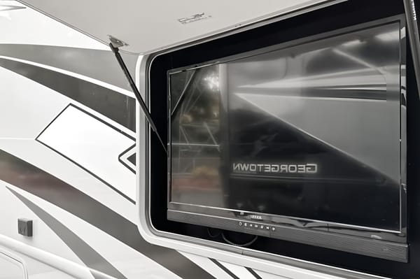 Explore in Comfort with Our FULLY LOADED 2024 RV Let The Good Times Roll