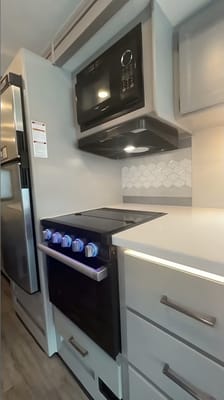Explore in Comfort with Our FULLY LOADED 2024 RV Let The Good Times Roll