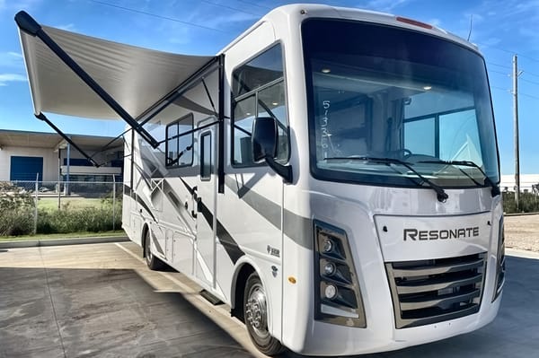 Explore in Comfort with Our FULLY LOADED 2024 RV Let The Good Times Roll