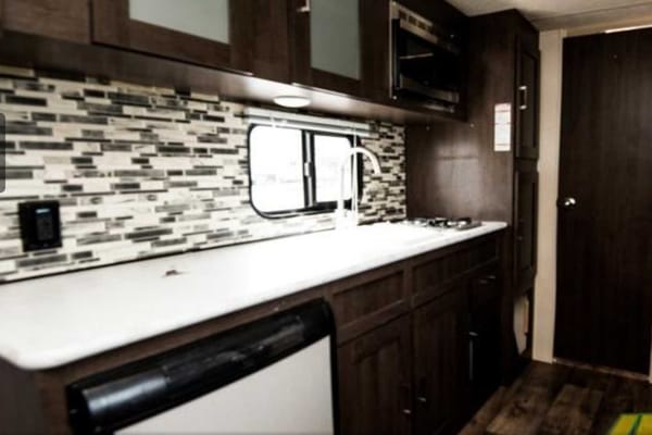 Benny's 21ft Forest River Wildwood Bunkhouse - Easy Towing