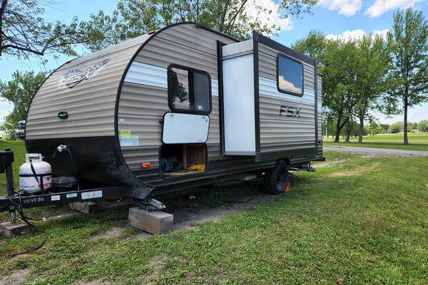 Benny's 21ft Forest River Wildwood Bunkhouse - Easy Towing