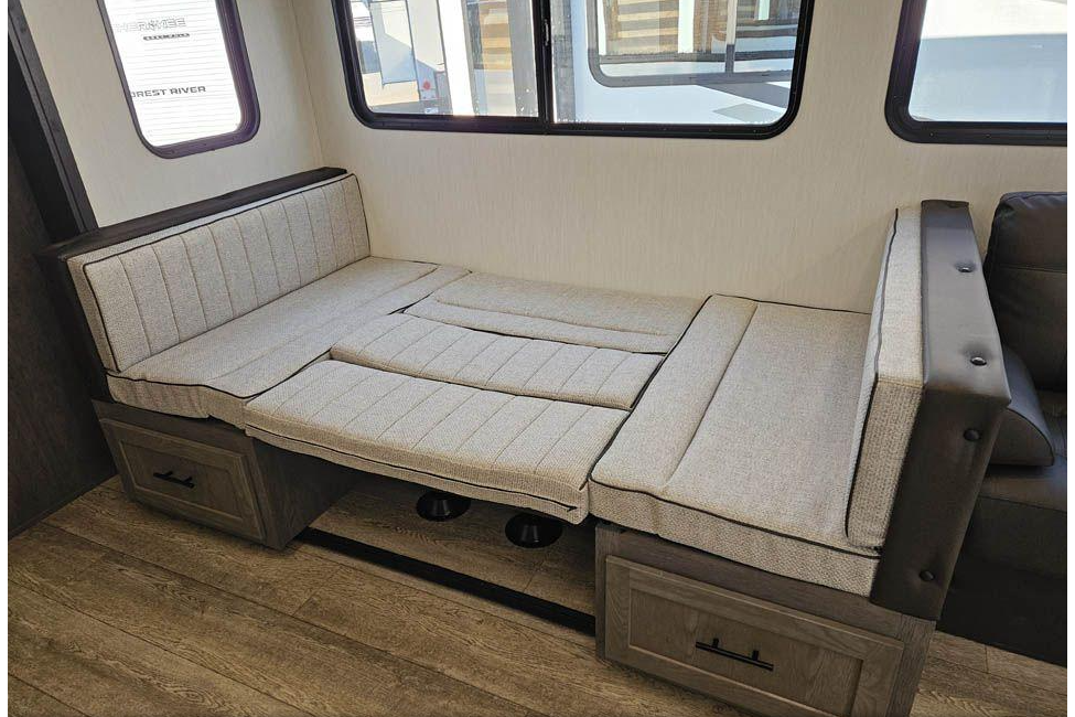 2025 Alpha Wolf Bunkhouse | Sleeps 10 | Delivery Available