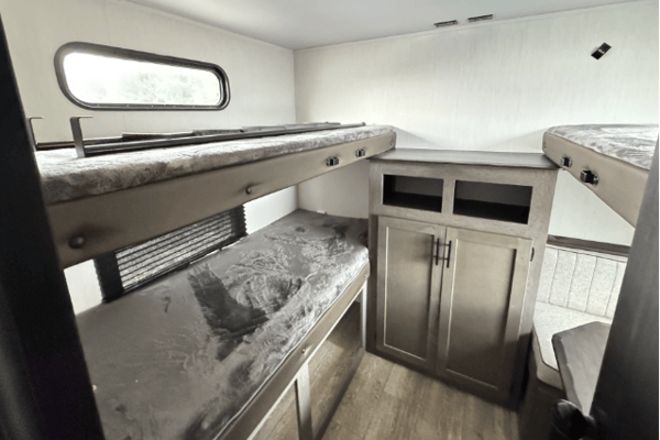 2025 Alpha Wolf Bunkhouse | Sleeps 10 | Delivery Available