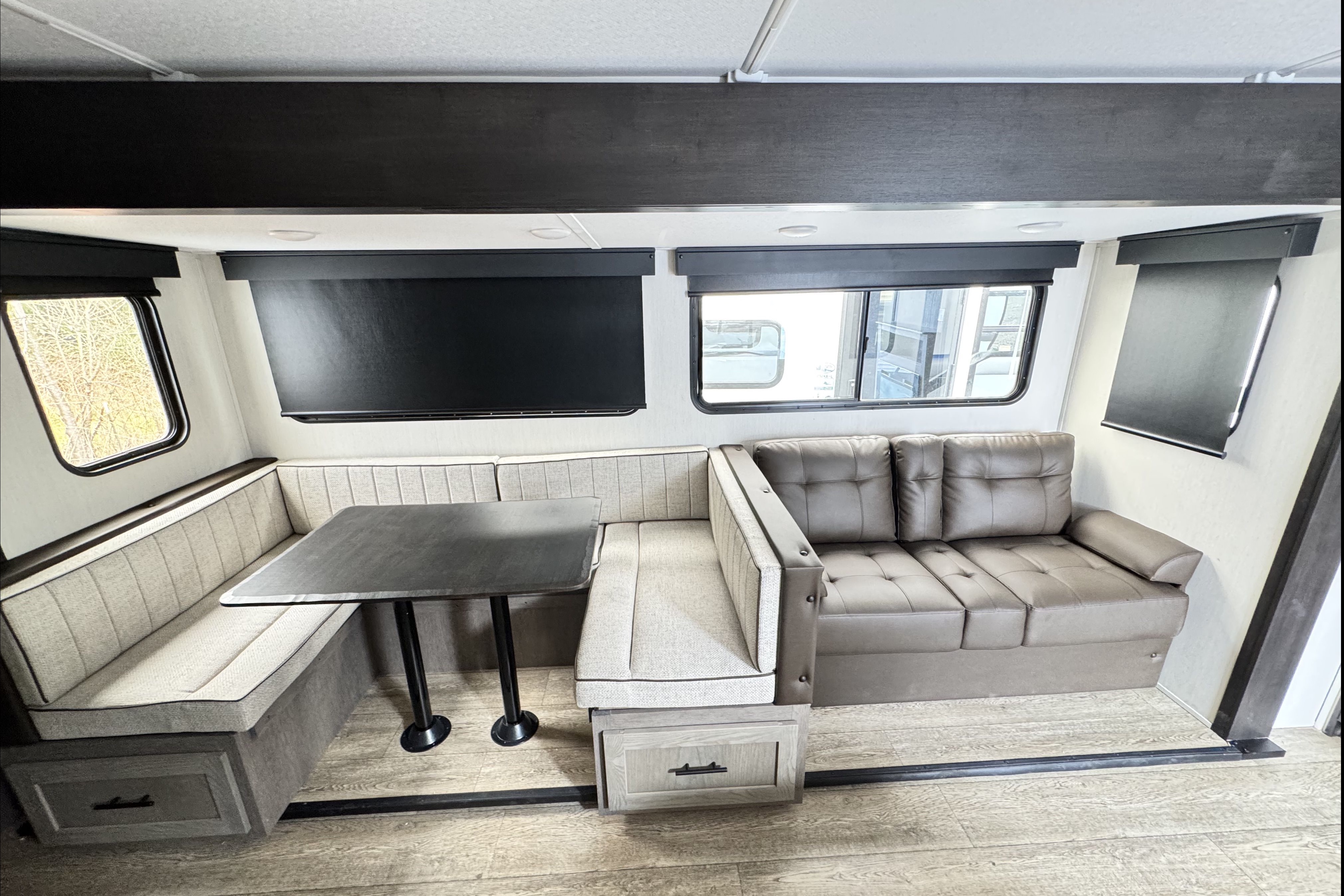 2025 Alpha Wolf Bunkhouse | Sleeps 10 | Delivery Available