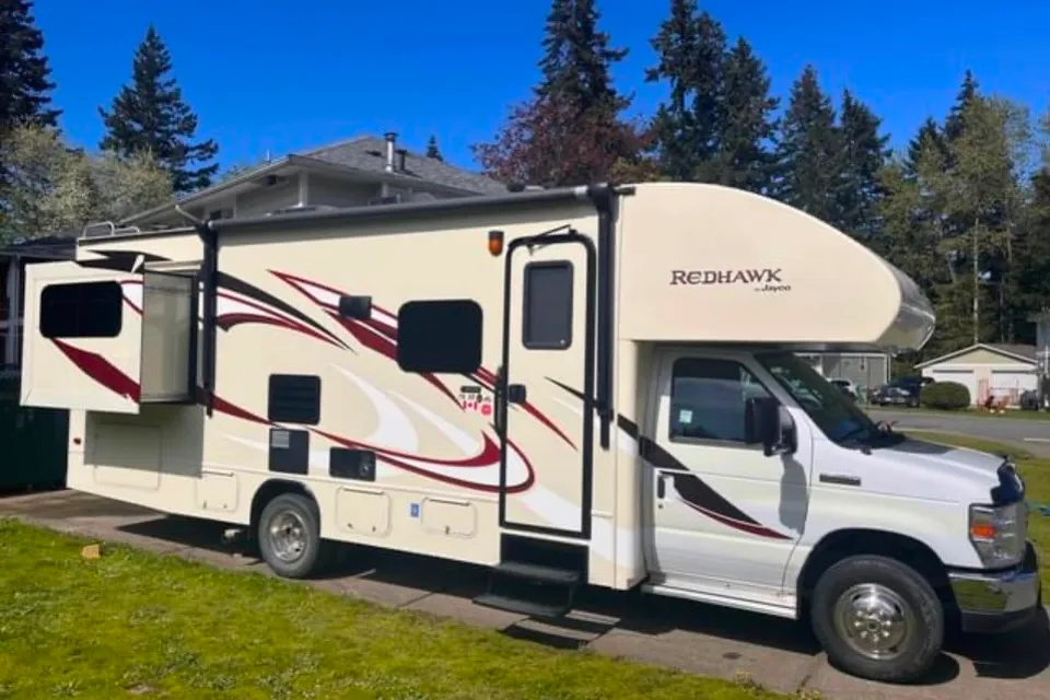 Jessica's Jayco 26XD Class C with 2 slides 6 sleepers 