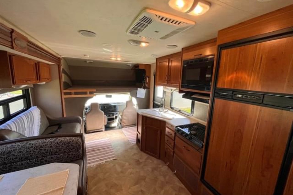 Jessica's Jayco 26XD Class C with 2 slides 6 sleepers 