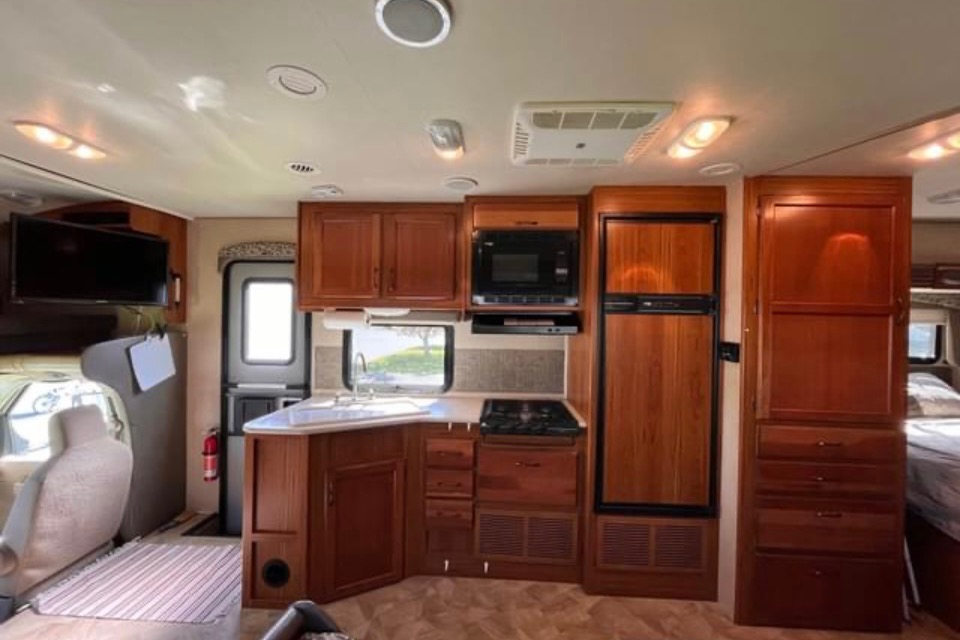 Jessica's Jayco 26XD Class C with 2 slides 6 sleepers 
