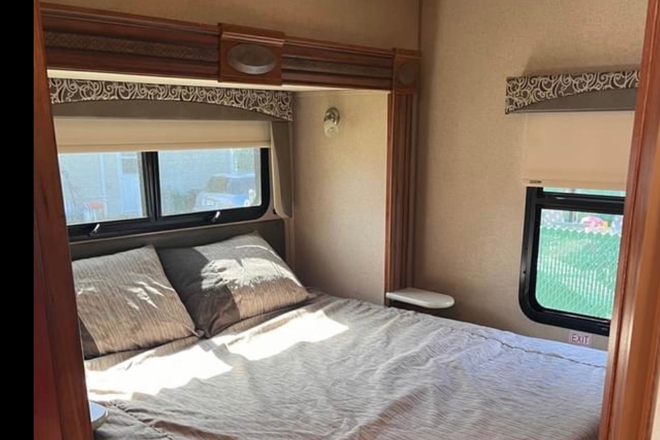 Jessica's Jayco 26XD Class C with 2 slides 6 sleepers 