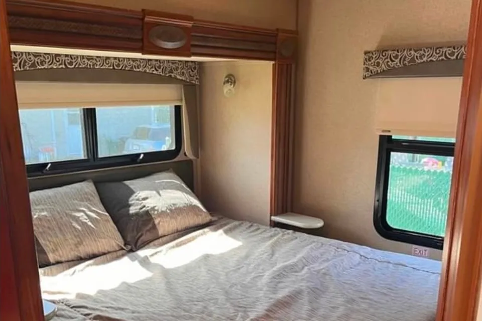Jessica's Jayco 26XD Class C with 2 slides 6 sleepers 